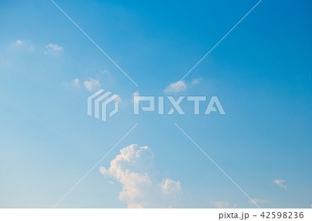 夏の青空 42598236