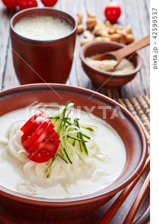 kong-guksu - cold korean soup, top view 42599537