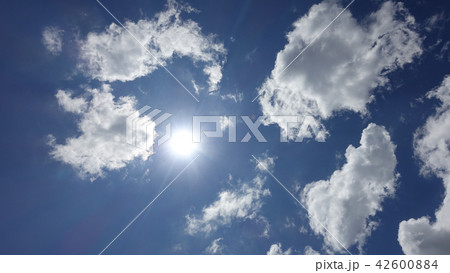 爽やかな夏の空 42600884