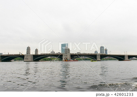 ボストン ロングフェロー橋の写真素材