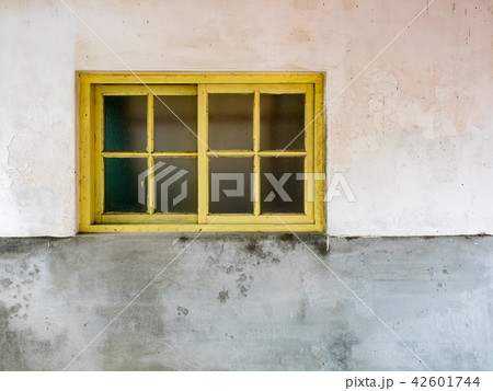 Retro window and wall 42601744