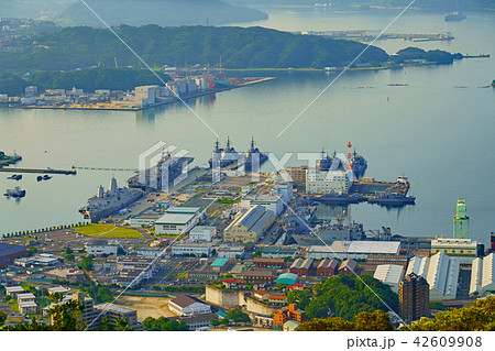 【弓張岳展望台からの眺望】 (佐世保方面) 長崎県佐世保市小野町 【弓張岳展望台からの眺望】 (佐世保方面) 長崎県佐世保市小野町 42609908