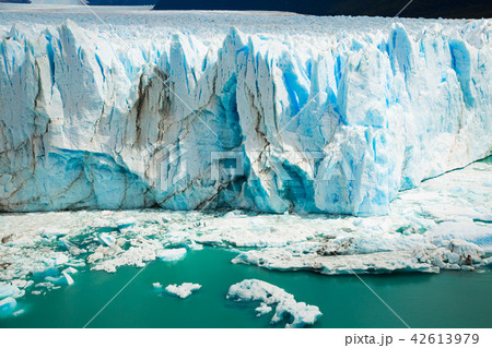 Glacier Perito Moreno, southeast of Argentina 42613979