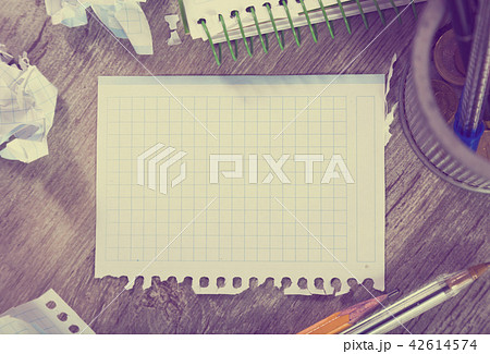 Notepad with writing utensils 42614574