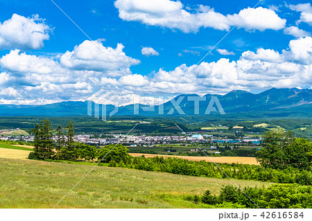 北海道 かみふらの八景 パノラマロード江花の写真素材