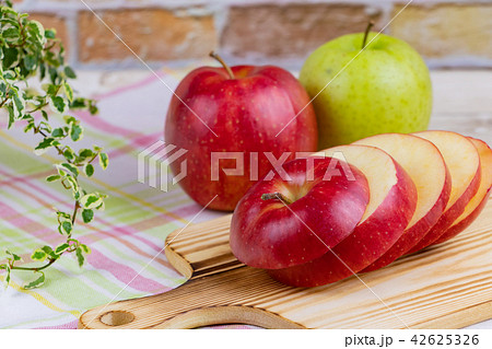 りんご 青りんご りんご 青りんご 42625326