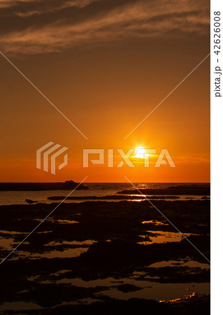 万畳敷の夕陽 42626008