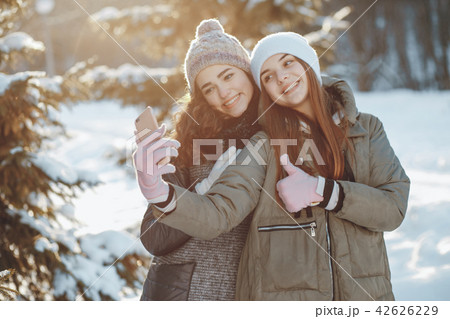 Two girls  do selfie 42626229