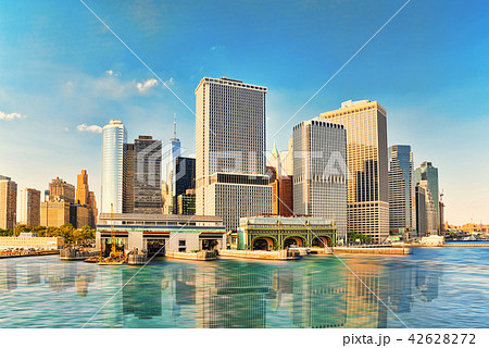 View Hudson bay to Lower Manhattan  42628272