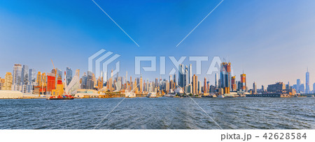 View from the water, from Hudson bay  42628584