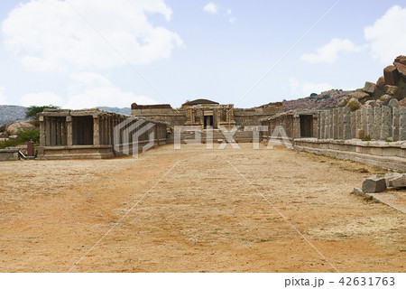 Shiva temple, Hampi, Karnataka, India Shiva temple, Hampi, Karnataka, India 42631763
