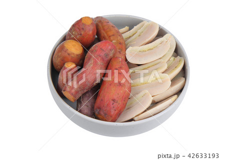Boiled sweet potato and banana  42633193