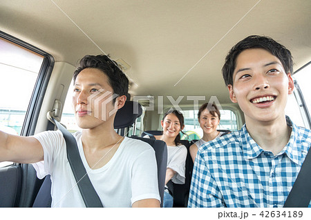 若者　ドライブ　旅行 42634189