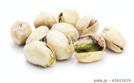 heap of pistachio 42635919