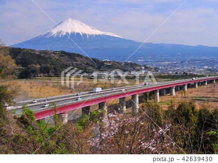 東名富士川橋と春の富士山-6152 42639430