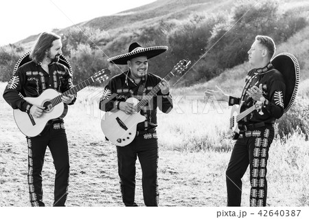 Mexican musicians mariachi 42640387