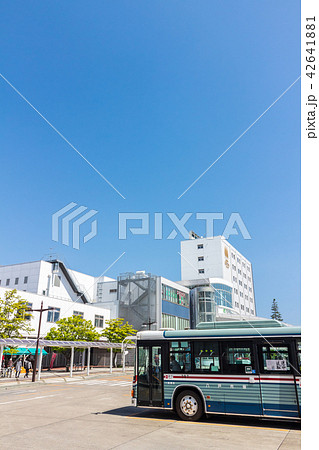 青森県八戸市　八戸駅東口駅前バスターミナル 42641881