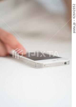 女性 スマホ 女性 スマホ 42642052