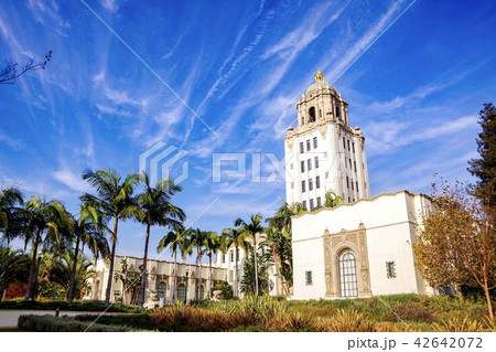 ビバリーヒルズと流れる雲 42642072