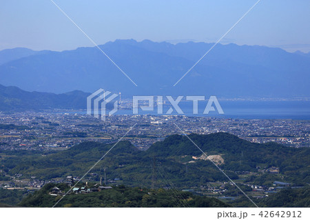 大麻山から朝日山、豊浜、四国中央市を見る 大麻山から朝日山、豊浜、四国中央市を見る 42642912