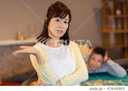夫婦でカジノ　カジノ　ルーレット　賭け事　カジノ法案　娯楽 42648963