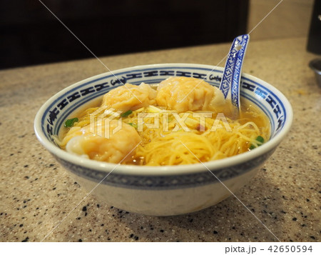 ワンタンメン 42650594