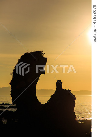 両子岩(ふたごいわ)の夕陽 【長崎県南島原市】 両子岩(ふたごいわ)の夕陽 【長崎県南島原市】 42653079