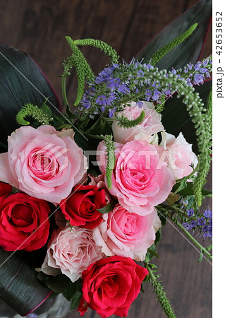 バラの花束 42653652