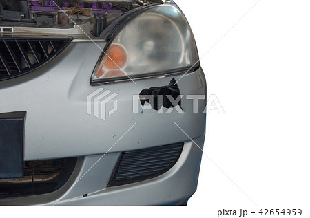 Front bumper broken Front bumper broken 42654959