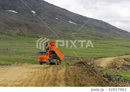 dump truck  dump truck  42657061