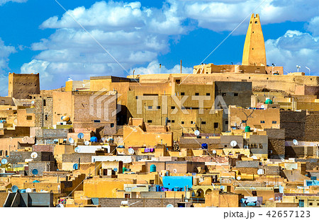 Ksar Bounoura, an old town in the M'Zab Valley in Algeria 42657123