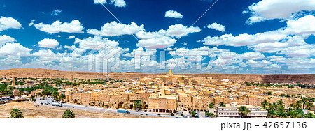 Ksar Bounoura, an old town in the M'Zab Valley in Algeria 42657136