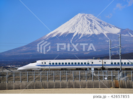 東海道新幹線と富士山-5448 東海道新幹線と富士山-5448 42657855