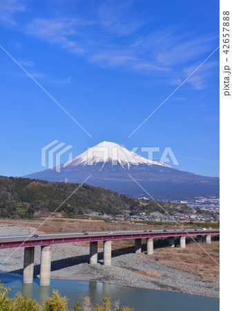 東名高速道路と富士山-6669 42657888
