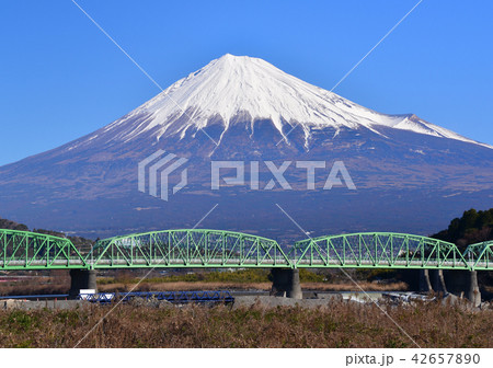 県道富士川橋と富士山-6671 42657890