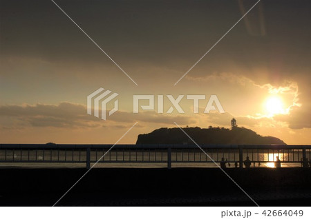 江の島 海岸の夕日 江の島 海岸の夕日 42664049