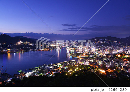 マジックアワーの長崎市街地 鍋冠山 マジックアワーの長崎市街地 鍋冠山 42664289