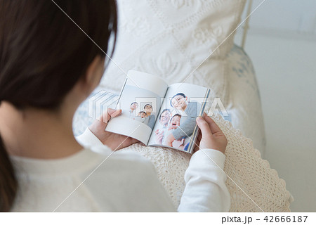 女性ポートレート 42666187