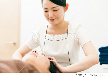 ヘッドスパ 頭皮 マッサージ ヘッドスパ 頭皮 マッサージ 42670550