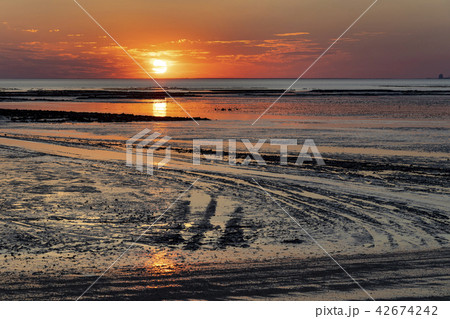 Sunset at low tide - Chatelaillon Plage - France 42674242