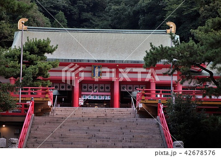 下関市　安徳天皇を祀る赤間神宮 外拝殿 42678576