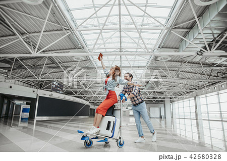 Happy couple having fun indoor Happy couple having fun indoor 42680328