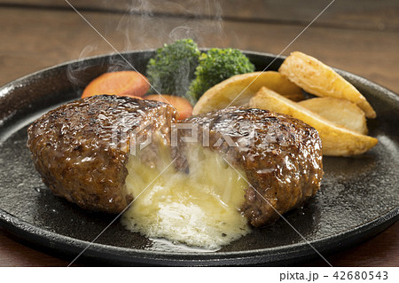 チーズインハンバーグ チーズインハンバーグ 42680543