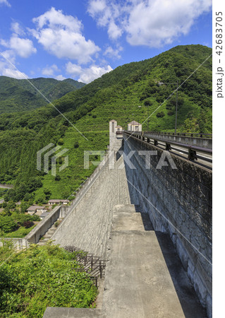 奥四万湖　奥四万ダム　四万川ダム 42683705