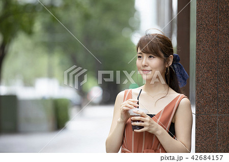 女性 ポートレート 夏 女性 ポートレート 夏 42684157