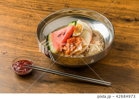 平壌冷麺 Pyongyang cold noodles 平壌冷麺 Pyongyang cold noodles 42684973