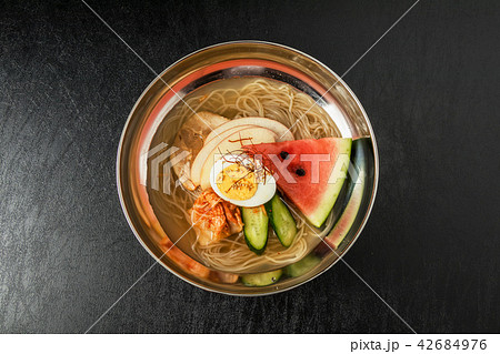 平壌冷麺 Pyongyang cold noodles 平壌冷麺 Pyongyang cold noodles 42684976