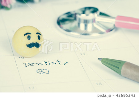 Reminder "Dentist appointment" in calendar Reminder "Dentist appointment" in calendar 42695243