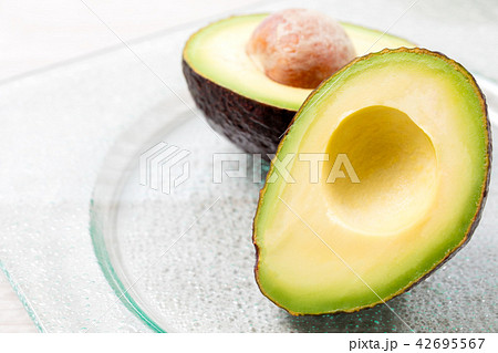 　アボカド　産地：メキシコ 42695567