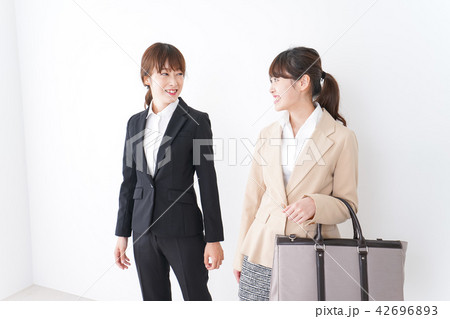 若いビジネスウーマン 42696893